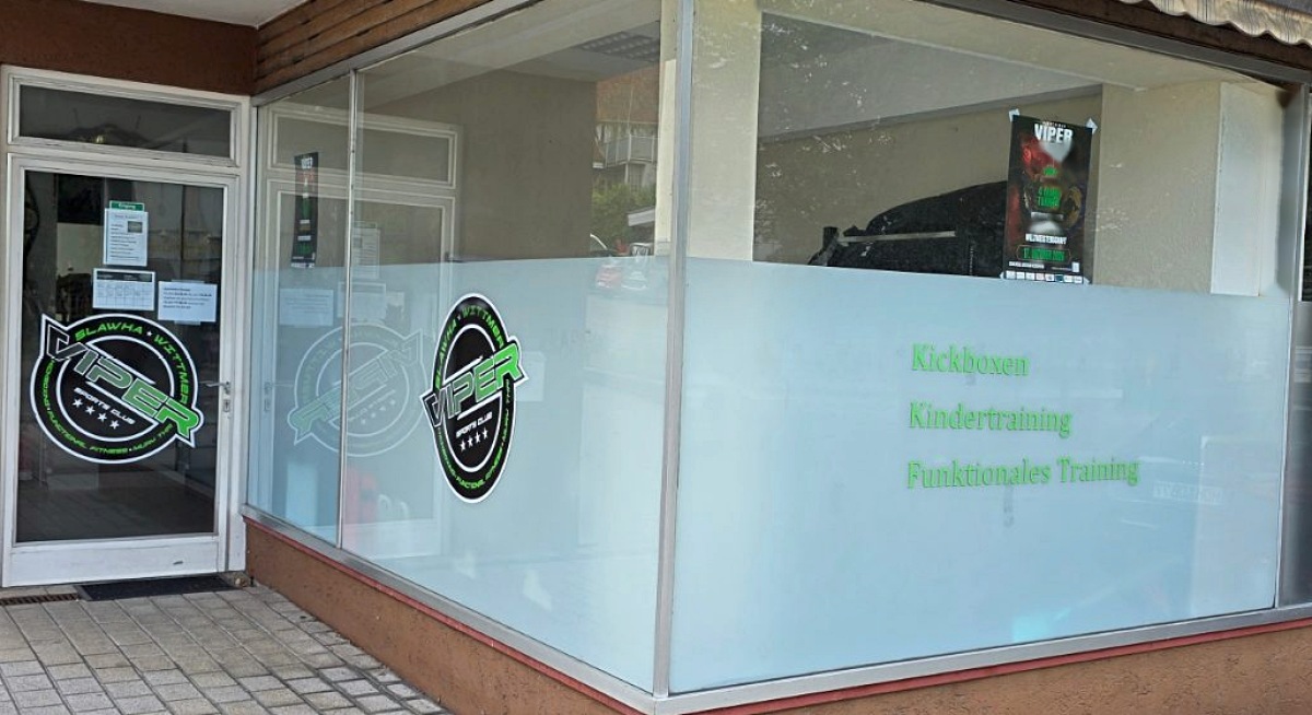 Eingang Sports Club Viper am Karlsplatz 10